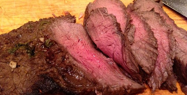 Udskæring: Flat Iron Steak – en overset super-bøf!