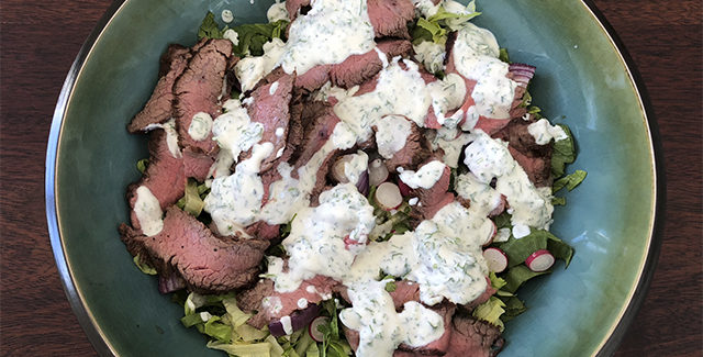 bånd Beskrive alien Steak Salat med hjemmelavet Ranch dressing | Grilltips.dk