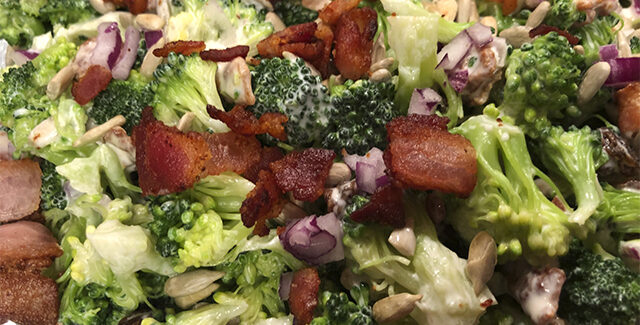 Broccolisalat – klassiker perfekt til grill